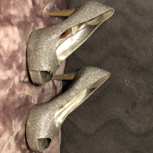 Nine West high heels - Picture 2 of 4